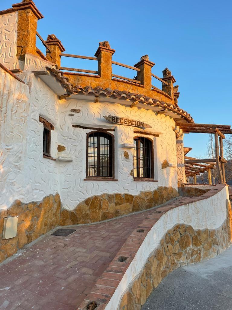 Cuevas El Atochal Orígenes