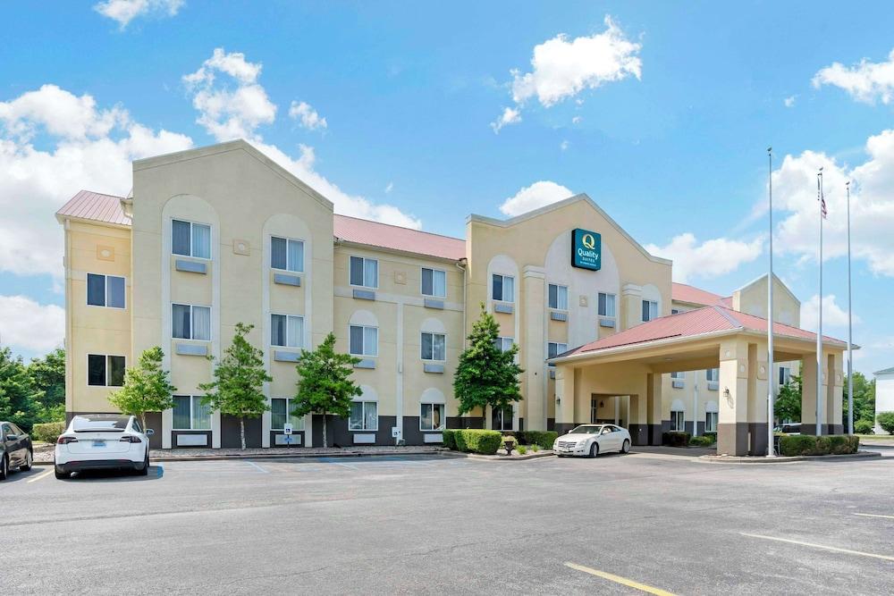 Spark By Hilton La Grange