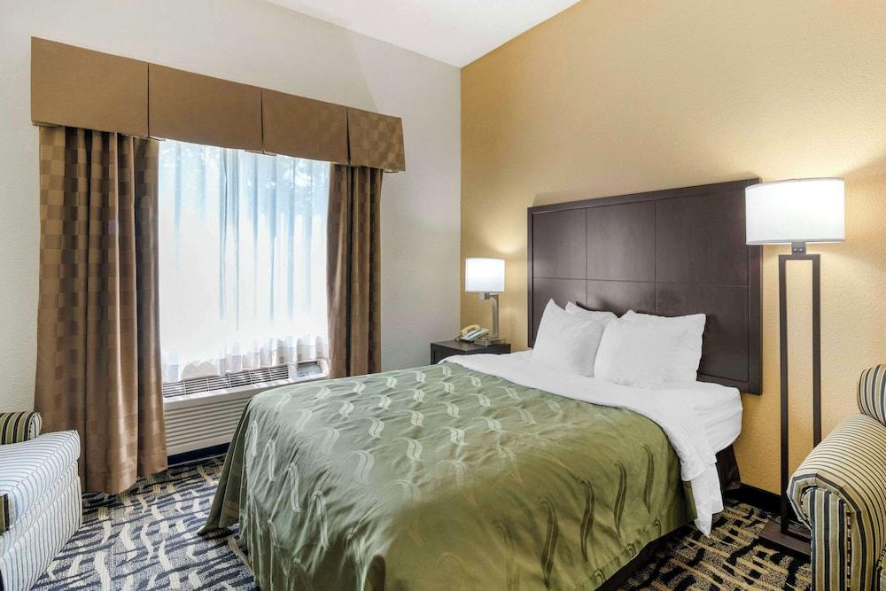 Spark By Hilton La Grange