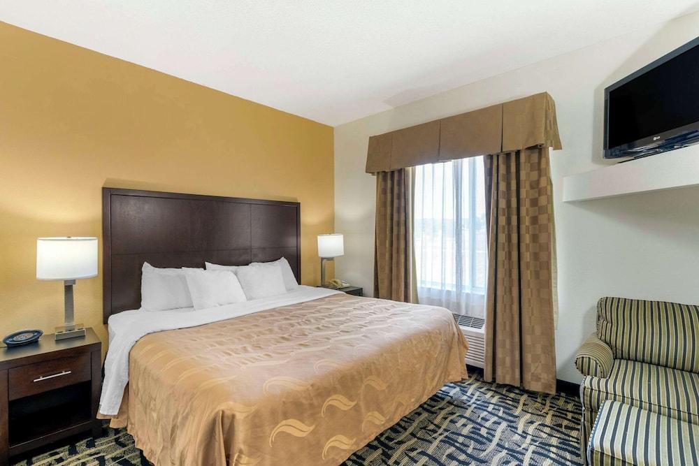 Spark By Hilton La Grange