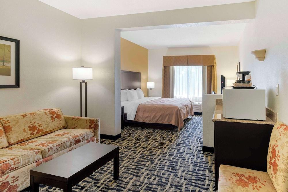 Spark By Hilton La Grange