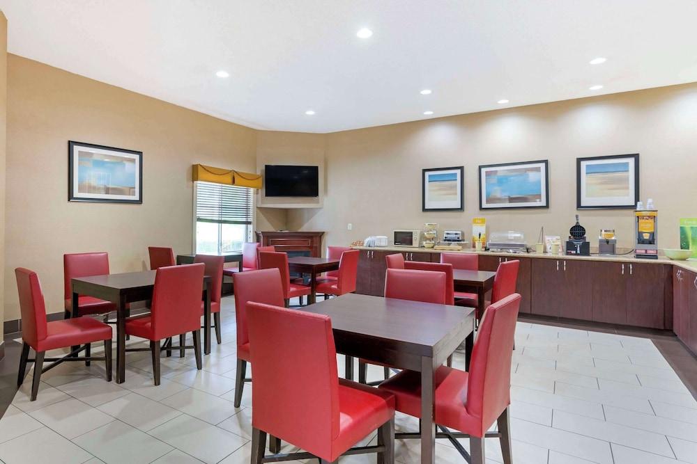 Spark By Hilton La Grange