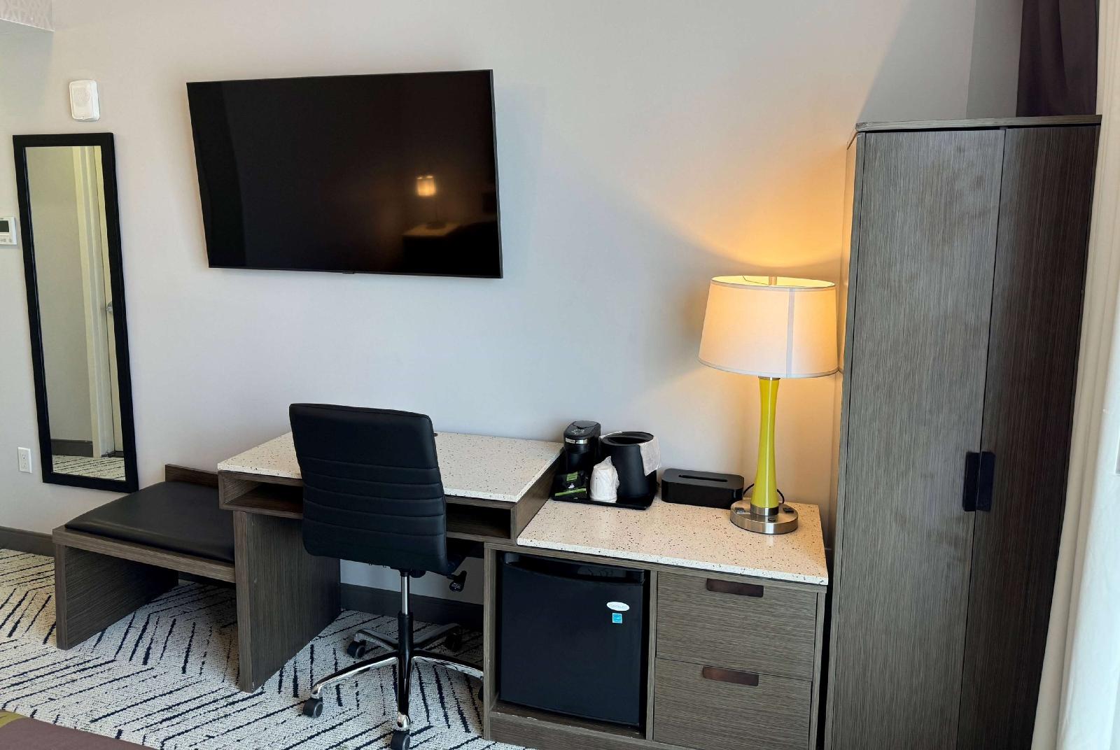 Super 8 By Wyndham Bronx Near Stadium