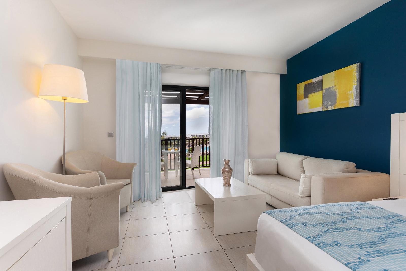 Meliá Laguna Beach (Only +16)