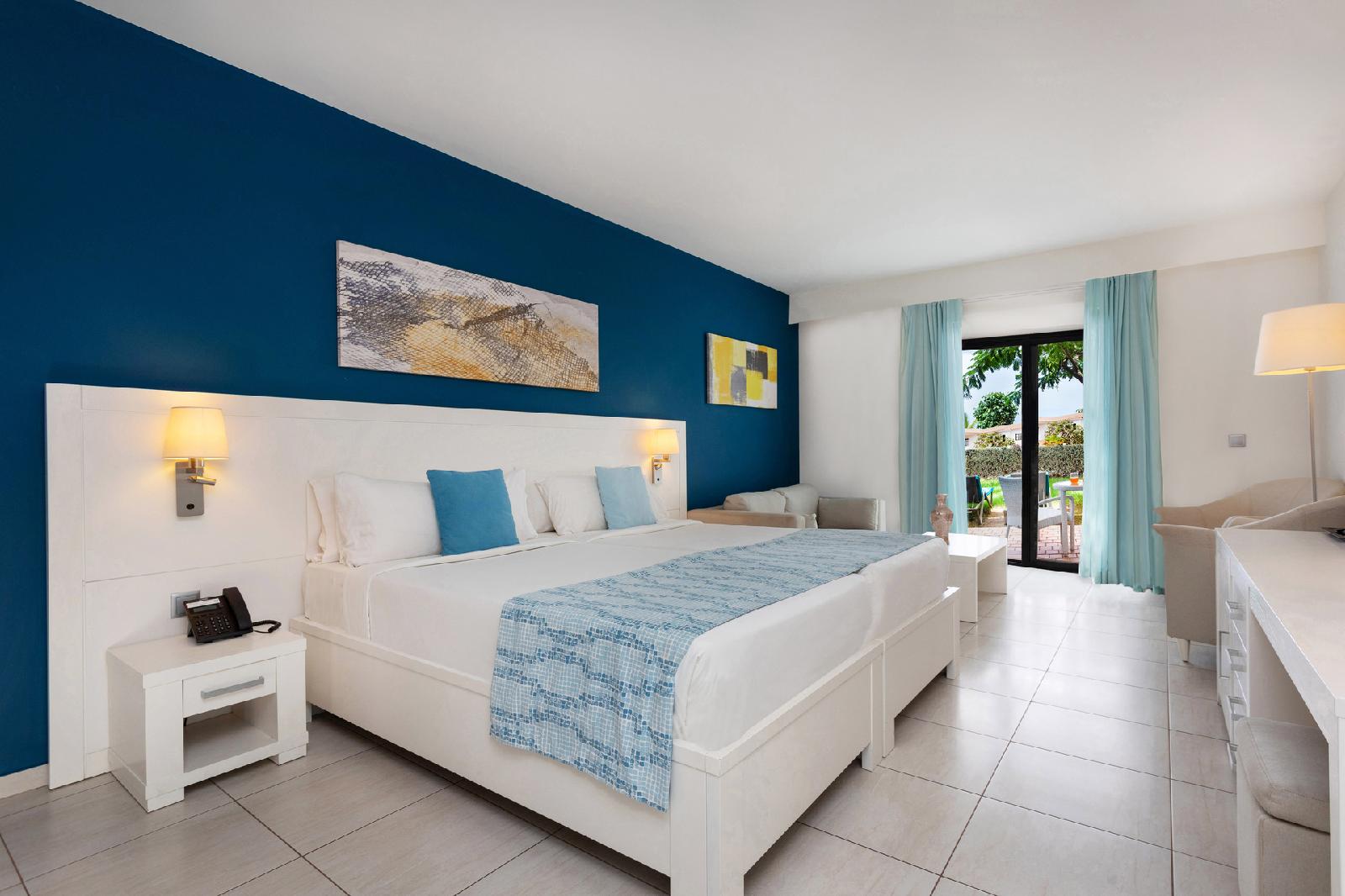 Meliá Laguna Beach (Only +16)
