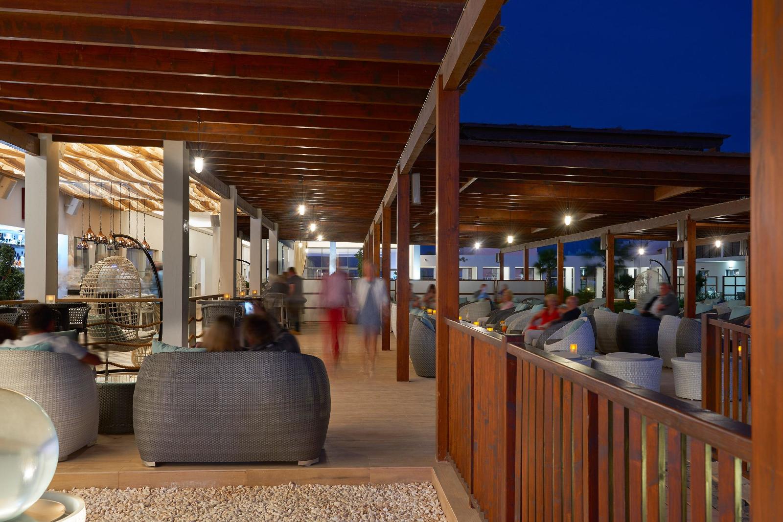 Meliá Laguna Beach (Only +16)