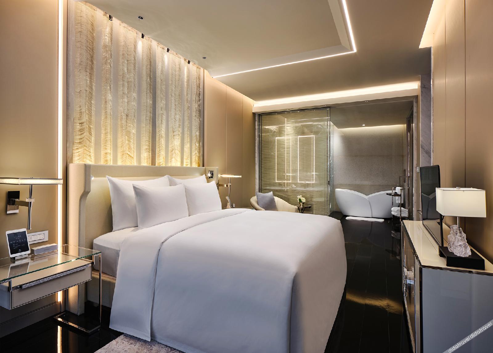 J Hotel Shanghai Tower