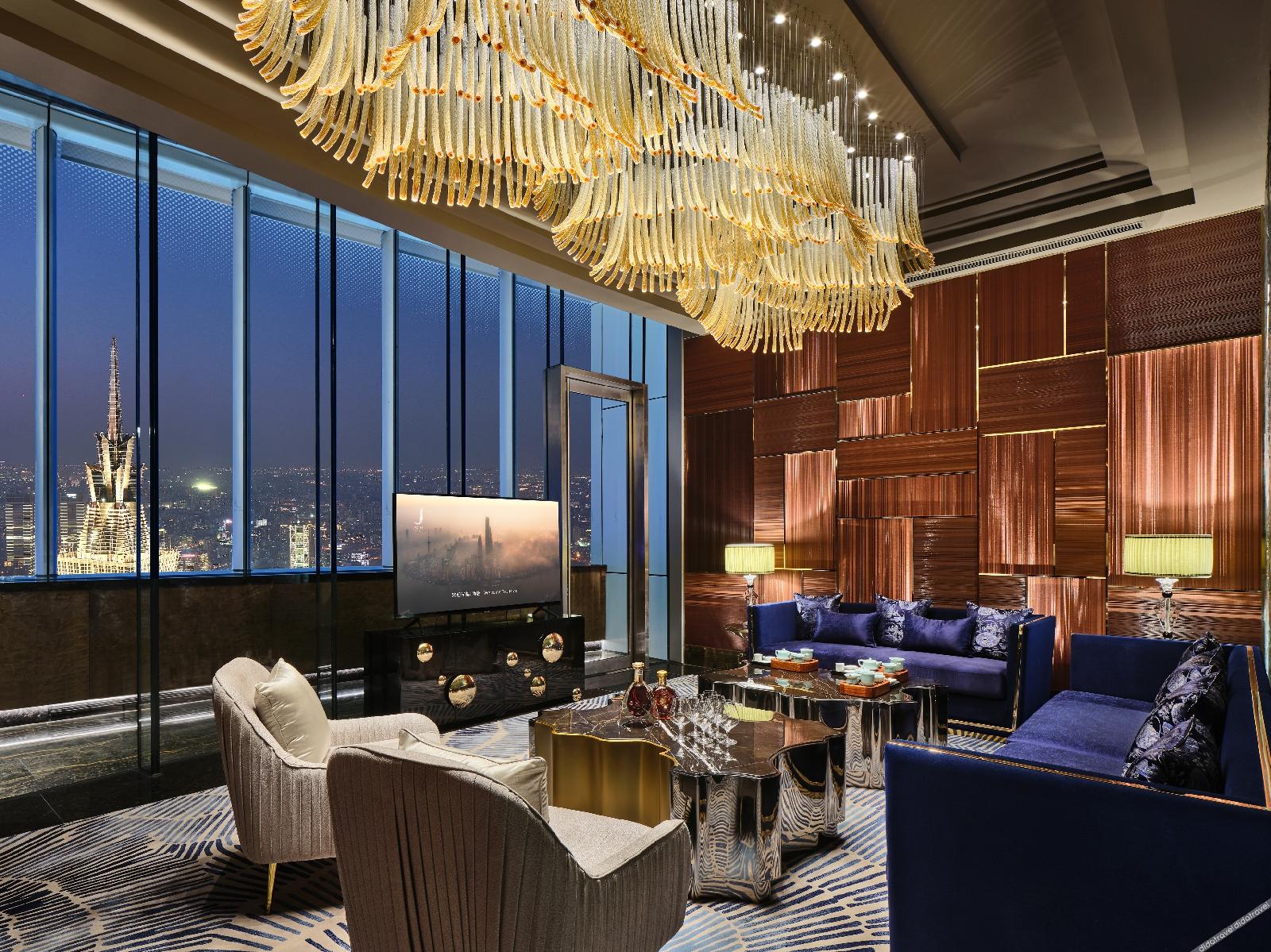 J Hotel Shanghai Tower