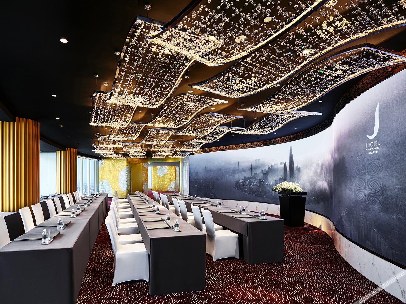 J Hotel Shanghai Tower