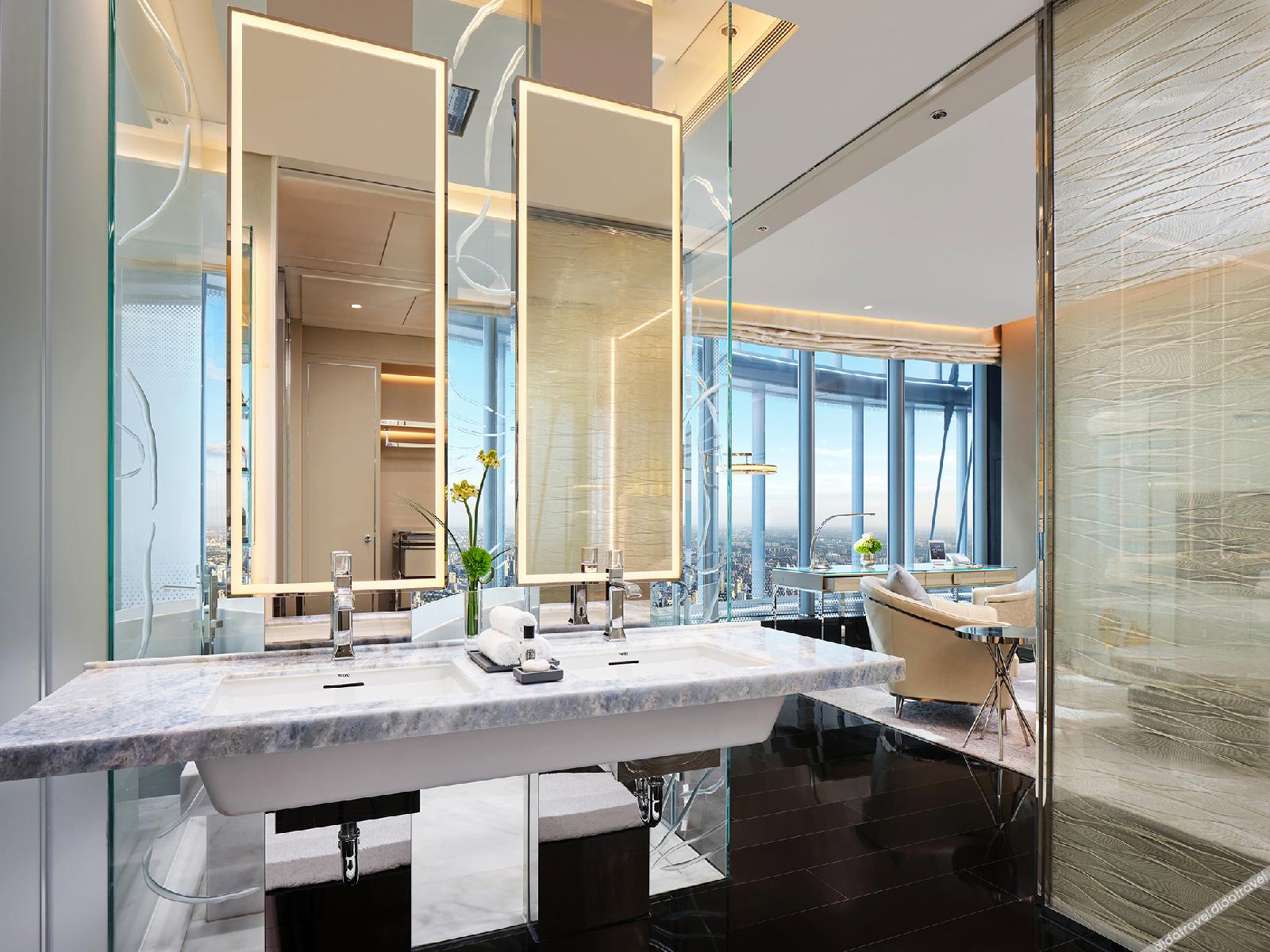 J Hotel Shanghai Tower