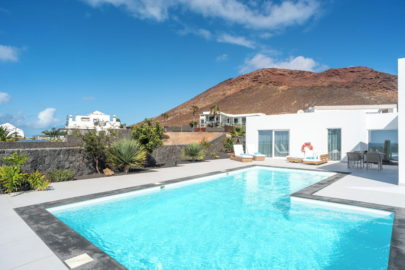 Ereza Hoopoe Villas