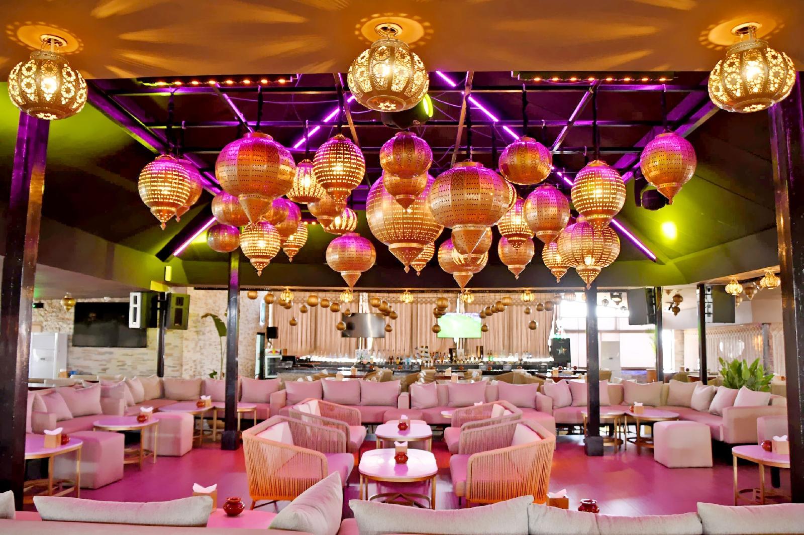 555 Hotel Clubbing Adults Only