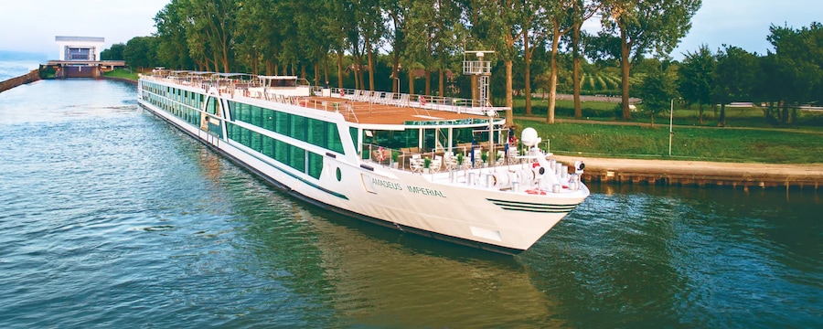 Amadeus Imperial, Panavisión